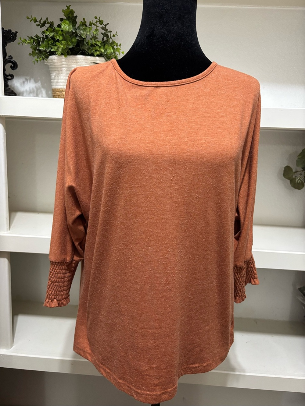 Women's Rust Smocked-Cuff Long Sleeve Tee